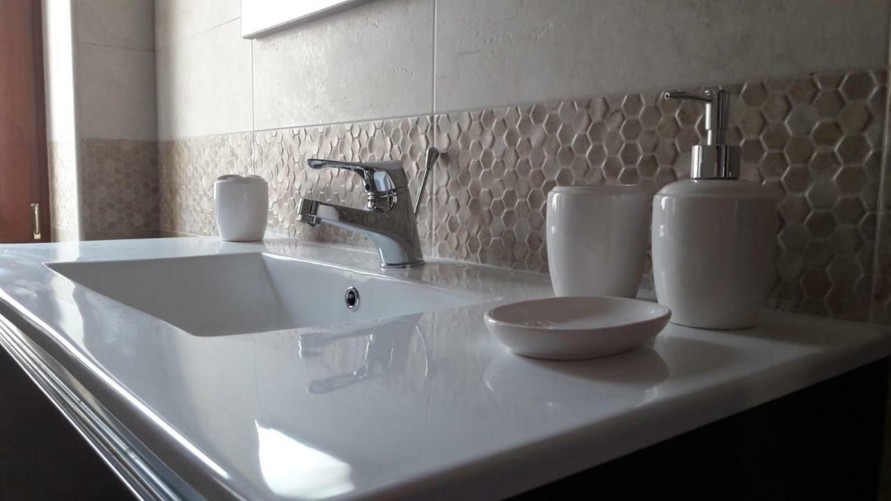 Casa Del Principe Apartment ออตตาวิอาโน ภายนอก รูปภาพ